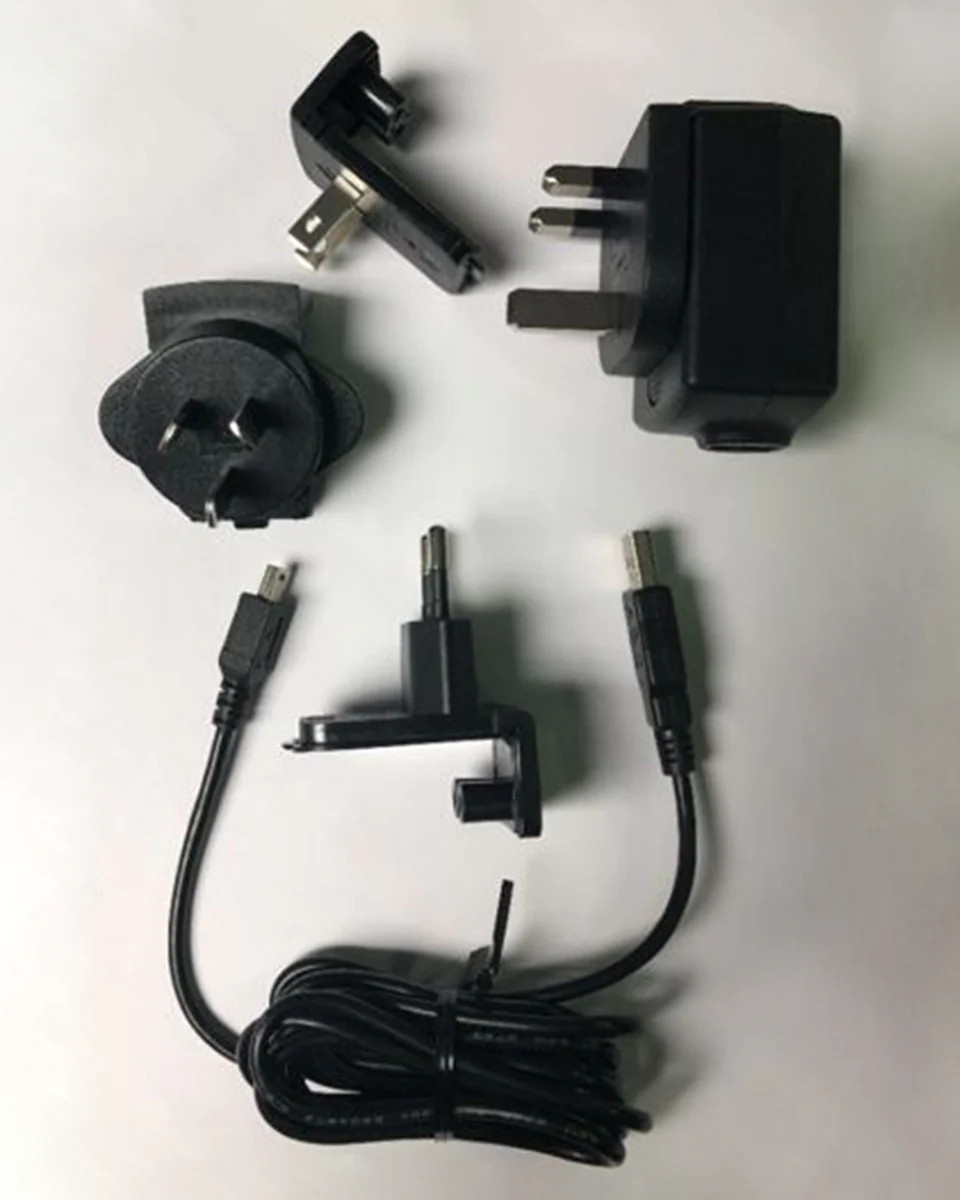 Does this charging cable and adaptor include a charging clip?